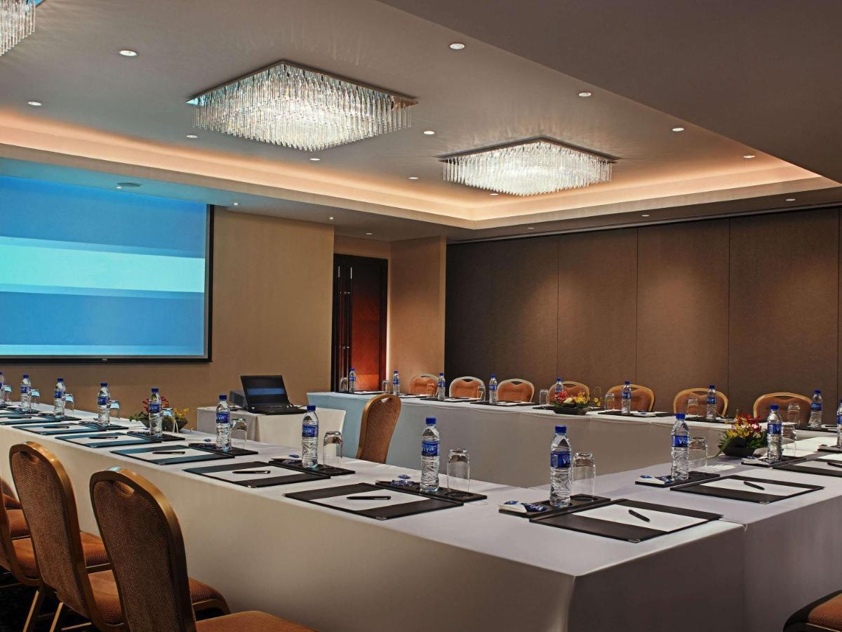 Pasig City Joy Nostalg Hotel And Suites Manila Managed By The Ascott Limited מראה חיצוני תמונה